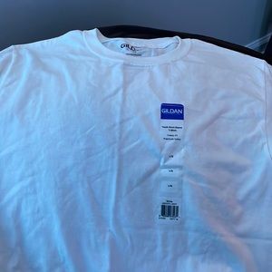 plain white tee